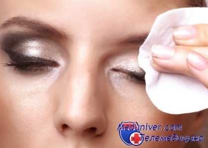 Как снимать макияж без вреда для кожи thumbnail